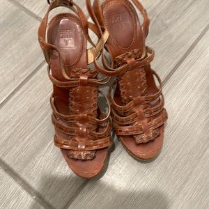 Frye Grace T Strap Leather Heeled Sandals